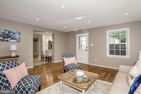6815 Reynard Dr, Springfield, VA 22152 photo 13