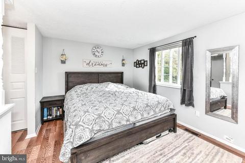 8240 Crestmont Cir, Springfield, VA 22153 photo 11