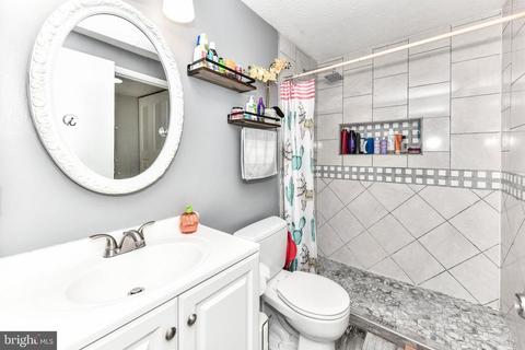 8240 Crestmont Cir, Springfield, VA 22153 photo 15