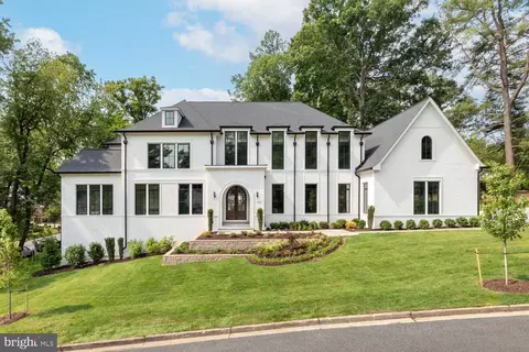 1454 Laburnum St, Mclean, VA 22101