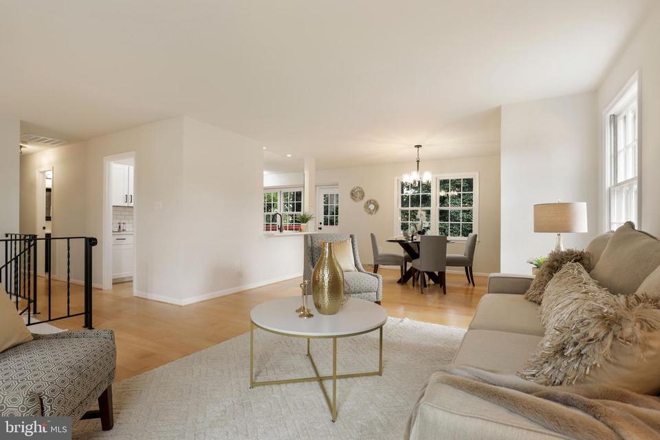  10814 Rippon Lodge Dr, Fairfax, VA 22032 photo 10