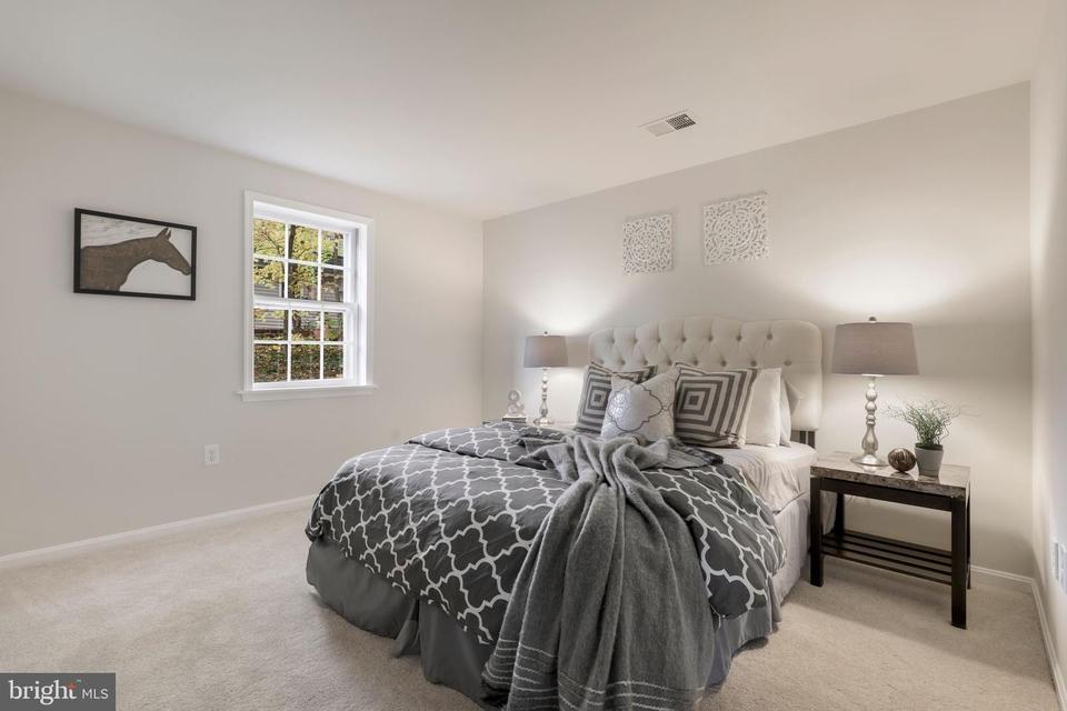  10814 Rippon Lodge Dr, Fairfax, VA 22032 photo 33