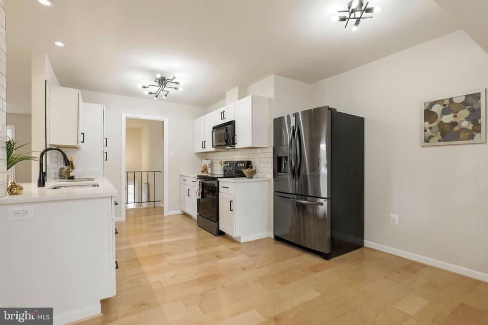  10814 Rippon Lodge Dr, Fairfax, VA 22032 photo 15
