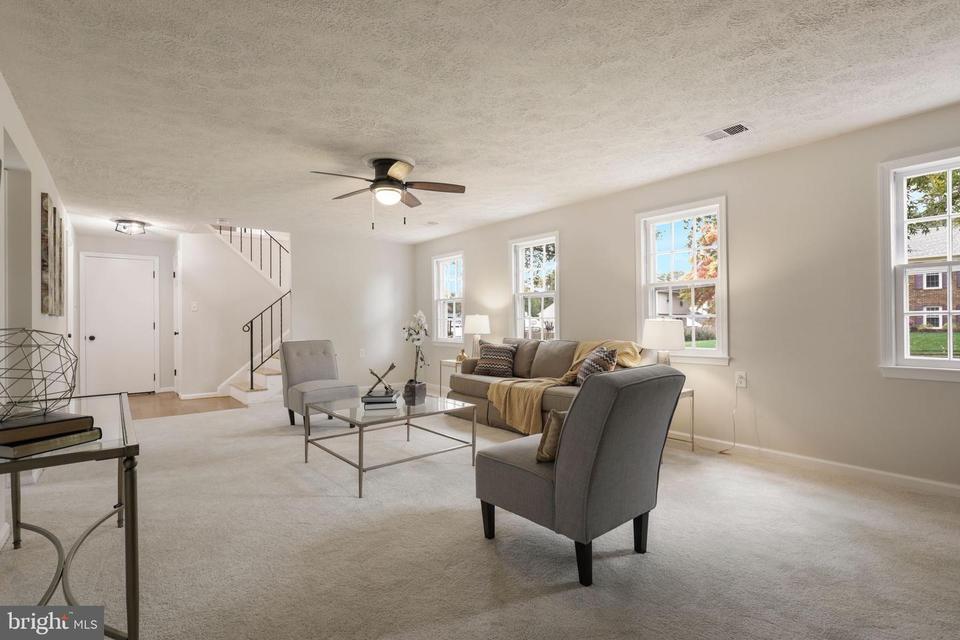 10814 Rippon Lodge Dr, Fairfax, VA 22032 photo 28