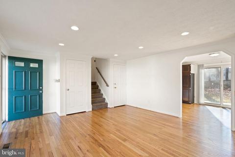 8451 Gold Sky Ct, Springfield, VA 22153 photo 5