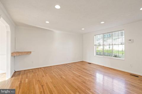 8451 Gold Sky Ct, Springfield, VA 22153 photo 7