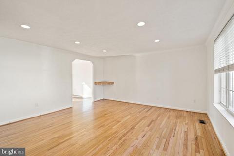 8451 Gold Sky Ct, Springfield, VA 22153 photo 4