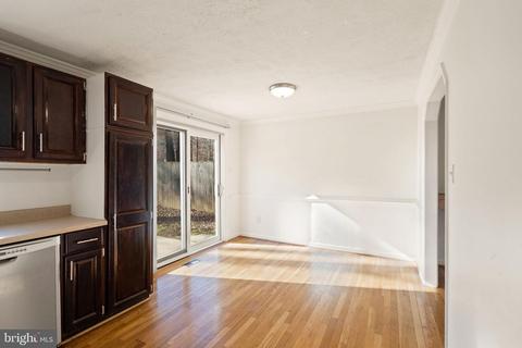 8451 Gold Sky Ct, Springfield, VA 22153 photo 12