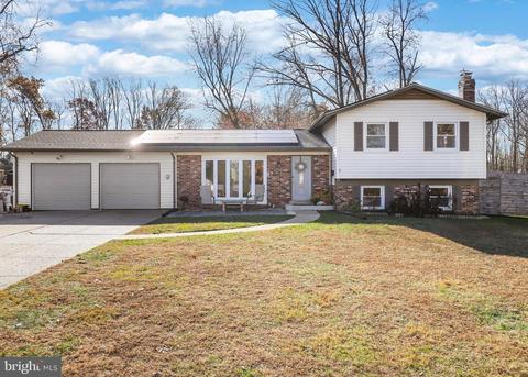 8001 W Rockglen Ct, Springfield, VA 22152