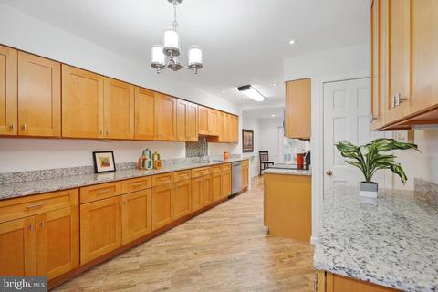 2121 Golf Course Dr, Reston, VA 20191 photo 22