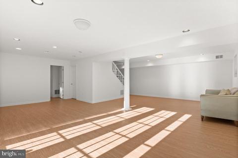 7905 Foxhound Rd, Mclean, VA 22102 photo 32