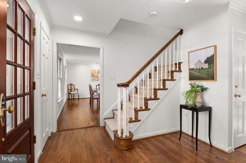 7905 Foxhound Rd, Mclean, VA 22102 photo 5