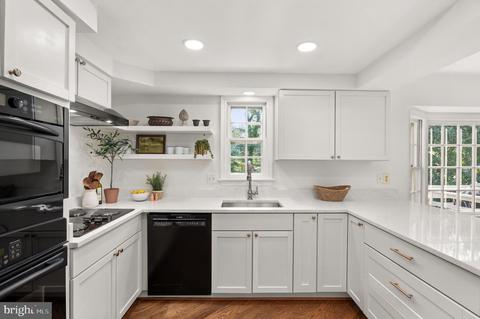 7905 Foxhound Rd, Mclean, VA 22102 photo 10