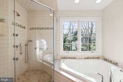 7905 Foxhound Rd, Mclean, VA 22102 photo 23