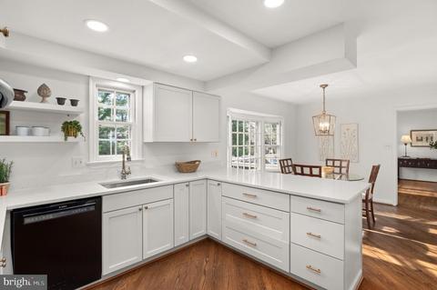 7905 Foxhound Rd, Mclean, VA 22102 photo 11