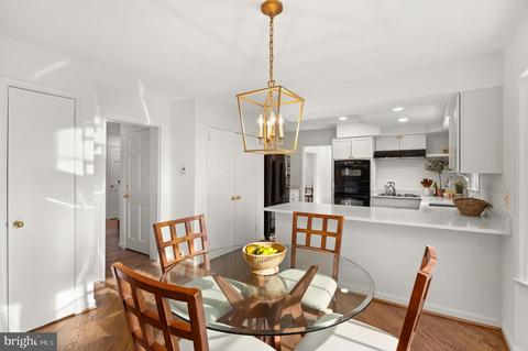7905 Foxhound Rd, Mclean, VA 22102 photo 8