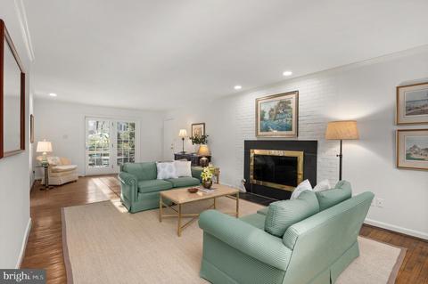 7905 Foxhound Rd, Mclean, VA 22102 photo 17