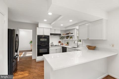7905 Foxhound Rd, Mclean, VA 22102 photo 7