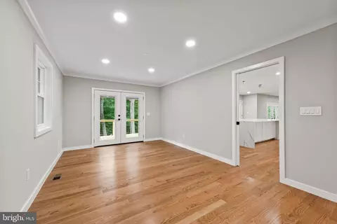 8919 Arley Dr, Springfield, VA 22153 photo 5