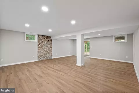 8919 Arley Dr, Springfield, VA 22153 photo 4