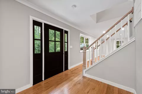8919 Arley Dr, Springfield, VA 22153 photo 3