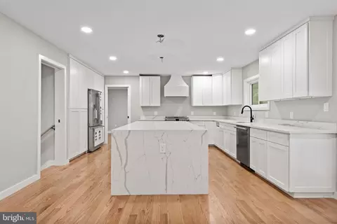 8919 Arley Dr, Springfield, VA 22153 photo 10