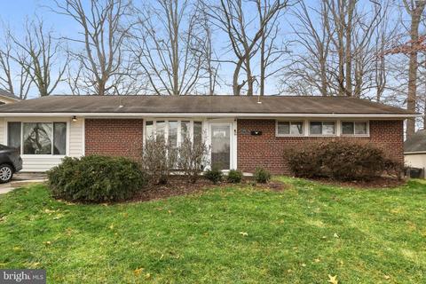 7204 Halifax Pl, Springfield, VA 22150 photo 2