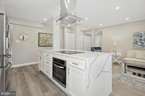 2218 Castle Rock Sq #1B, Reston, VA 20191