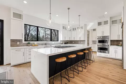 1070 Carper St, Mclean, VA 22101 photo 23