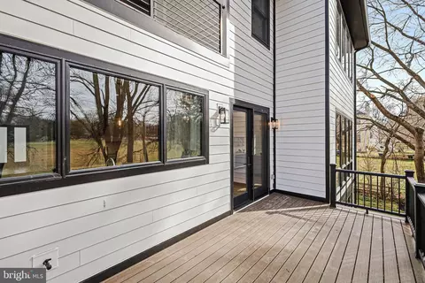 1070 Carper St, Mclean, VA 22101 photo 71