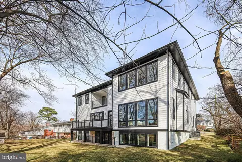 1070 Carper St, Mclean, VA 22101 photo 81