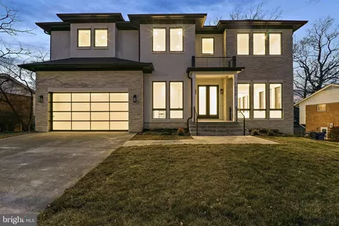 1070 Carper St, Mclean, VA 22101 photo 4
