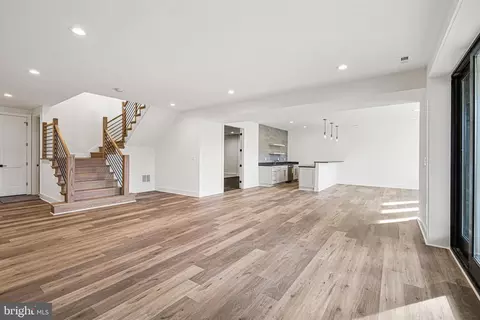 1070 Carper St, Mclean, VA 22101 photo 53