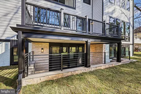 1070 Carper St, Mclean, VA 22101 photo 77