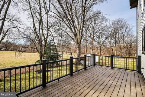 1070 Carper St, Mclean, VA 22101 photo 70