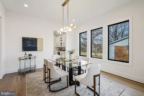 1070 Carper St, Mclean, VA 22101 photo 13