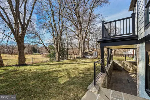 1070 Carper St, Mclean, VA 22101 photo 75