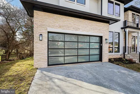 1070 Carper St, Mclean, VA 22101 photo 5