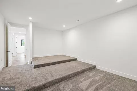 1070 Carper St, Mclean, VA 22101 photo 59
