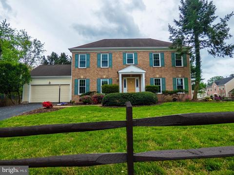 420 Orchard St NW, Vienna, VA 22180