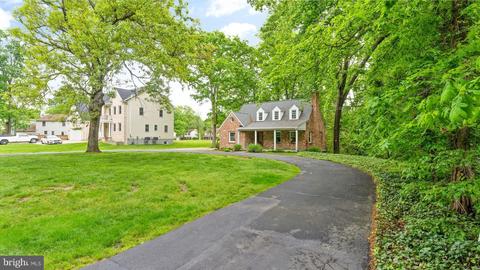 8321 Rolling Rd, Springfield, VA 22153 photo 8