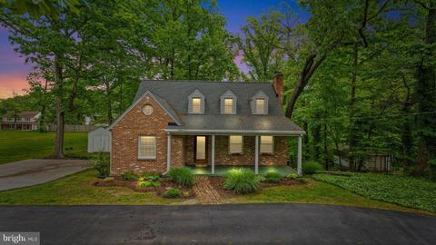 8321 Rolling Rd, Springfield, VA 22153 photo 2