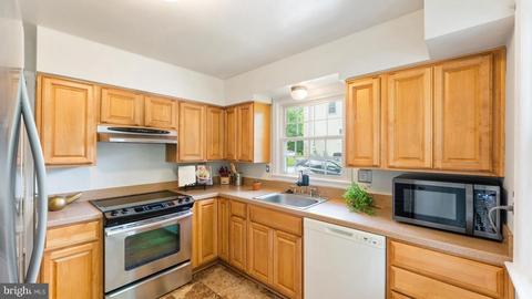 8321 Rolling Rd, Springfield, VA 22153 photo 20