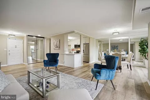 8350 Greensboro Dr #521, Mclean, VA 22102