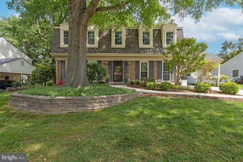 7313 Langsford Ct, Springfield, VA 22153