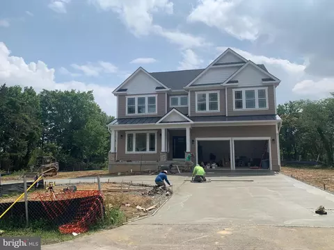 6411 Pickett St, Alexandria, VA 22306
