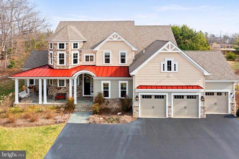 9188 Marovelli Forest Dr, Lorton, VA 22079