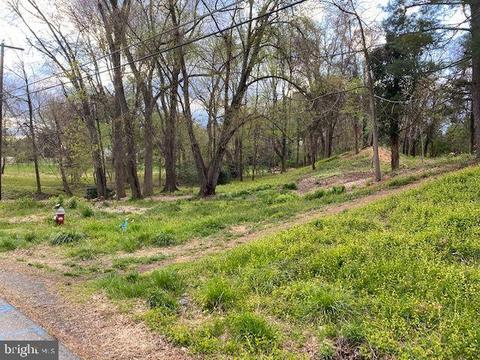 Columbine, Great Falls, VA 22066
