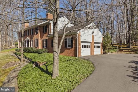 1105 Flor Ln, Mclean, VA 22102 photo 3