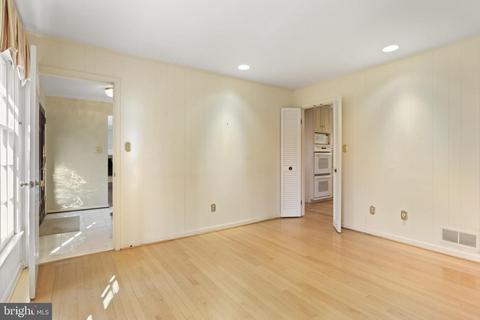 1105 Flor Ln, Mclean, VA 22102 photo 21